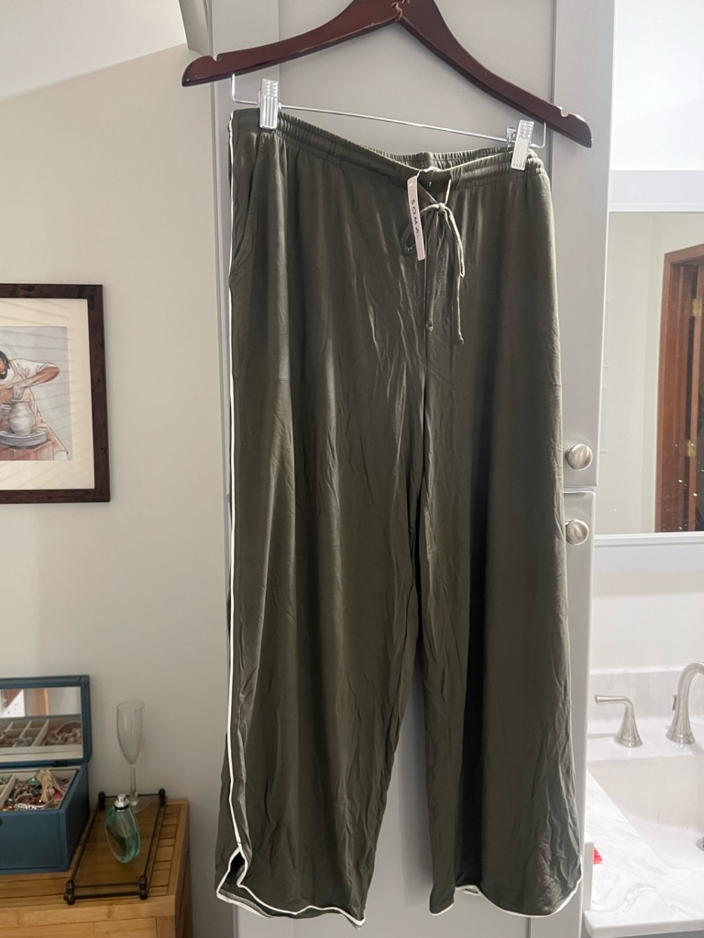 Soma Cool Nights Crop Pant in Grape Leaf